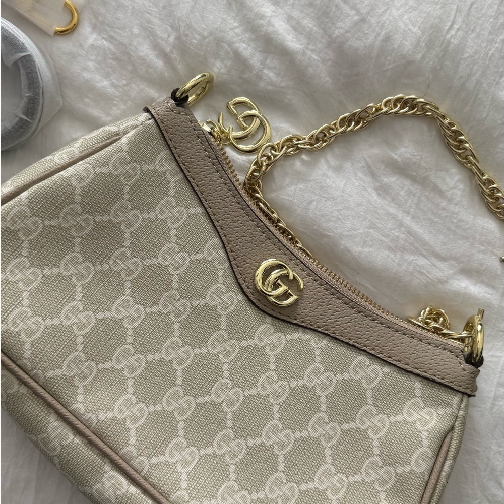 Cute neutral shoulder bag - Picture 2 of 3